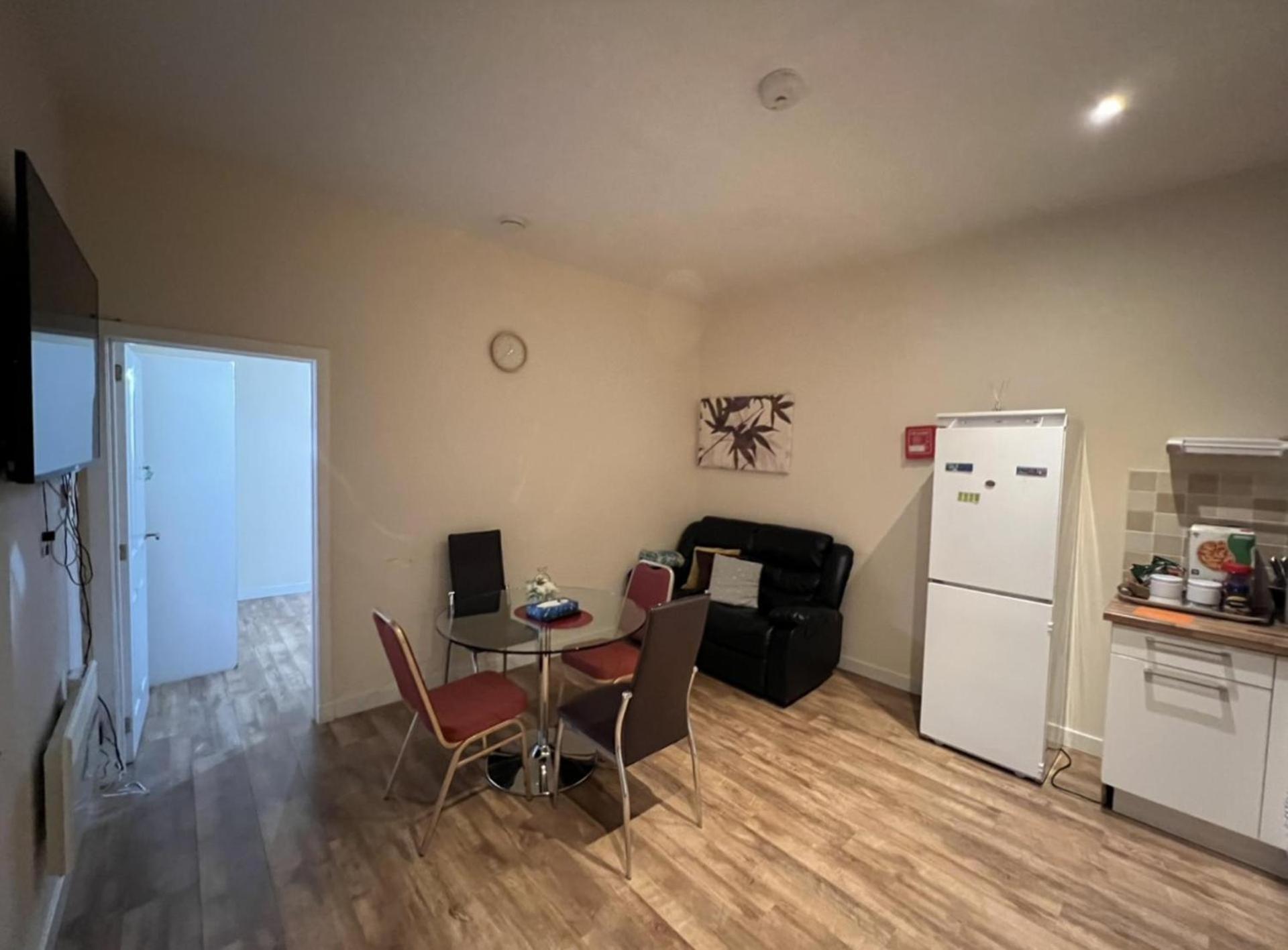 Aberdeen Stay Central 2-Bedrooms Apt-No Party Exteriör bild